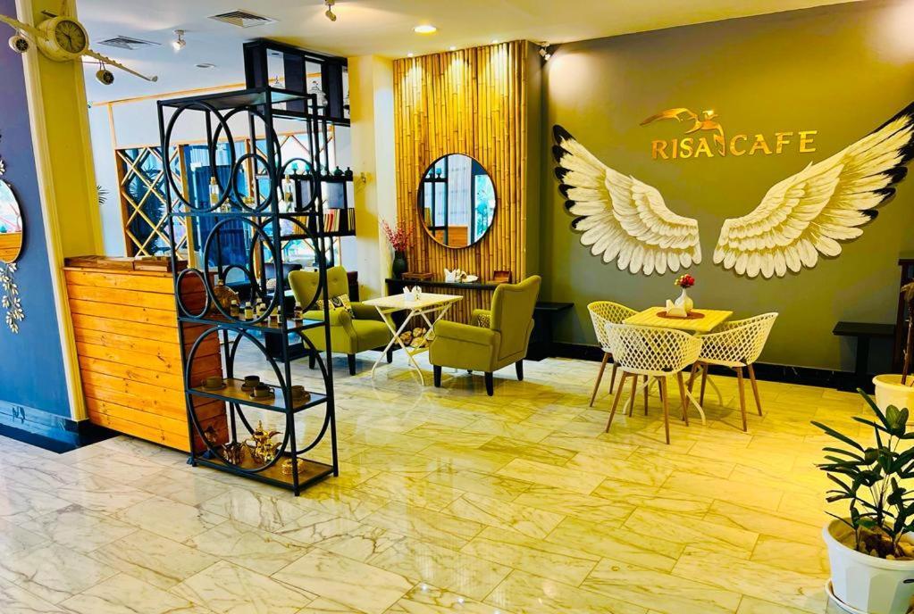 Golden Crown Hotel Alseeb Muscat 외부 사진